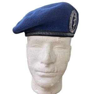 Béret en Mélange de Laine Doux et Chaud Style Classique Logo Personnalisé Chapeau Béret Tendance pour Hiver Cérémonie Extérieure Décontracté Unisexe Vente en Gros - Product Image 1