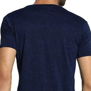 T-shirt en coton uni à col en V pour homme, style slim, design de haute qualité, personnalisable, tendance, vente en gros, avec logo. - Product Image 3