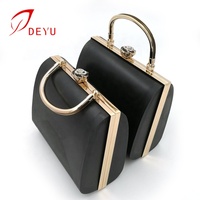 Tas Wanita Rangka Clutch Kotak 19*15 cm Desain Baru Klasik Trendi Profesional, Perlengkapan Tas Ramah Lingkungan Ringan Tahan Lama