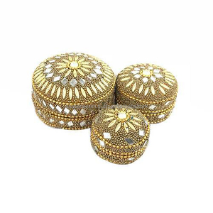 Ensemble de 3 boîtes à bijoux de voyage, boîte à bijoux indienne faite à la main en métal, organisateur pour usage quotidien, boîte à pilules ronde en aluminium perlé - Product Image 2