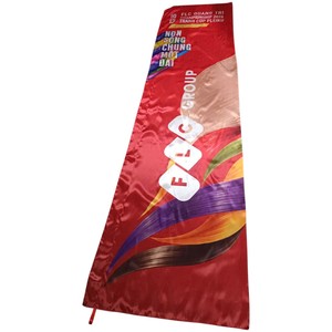 Drapeau publicitaire rectangulaire Shepherd's Bush FLC GROUP en polyester rouge imprimé numériquement pour événements sportifs – Durable - Product Image 1