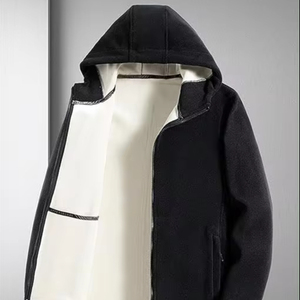 Veste en polaire à capuche noire pour homme, coupe classique, couleur unie, coupe-vent, vêtements d'hiver décontractés avec intérieur doublé - Product Image 1