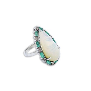 Bague Halo en Argent Sterling Massif 925 avec Opale Naturelle Poire Cabochon et Diamant Émeraude, Vente en Gros, Memoria Jewels - Product Image 1