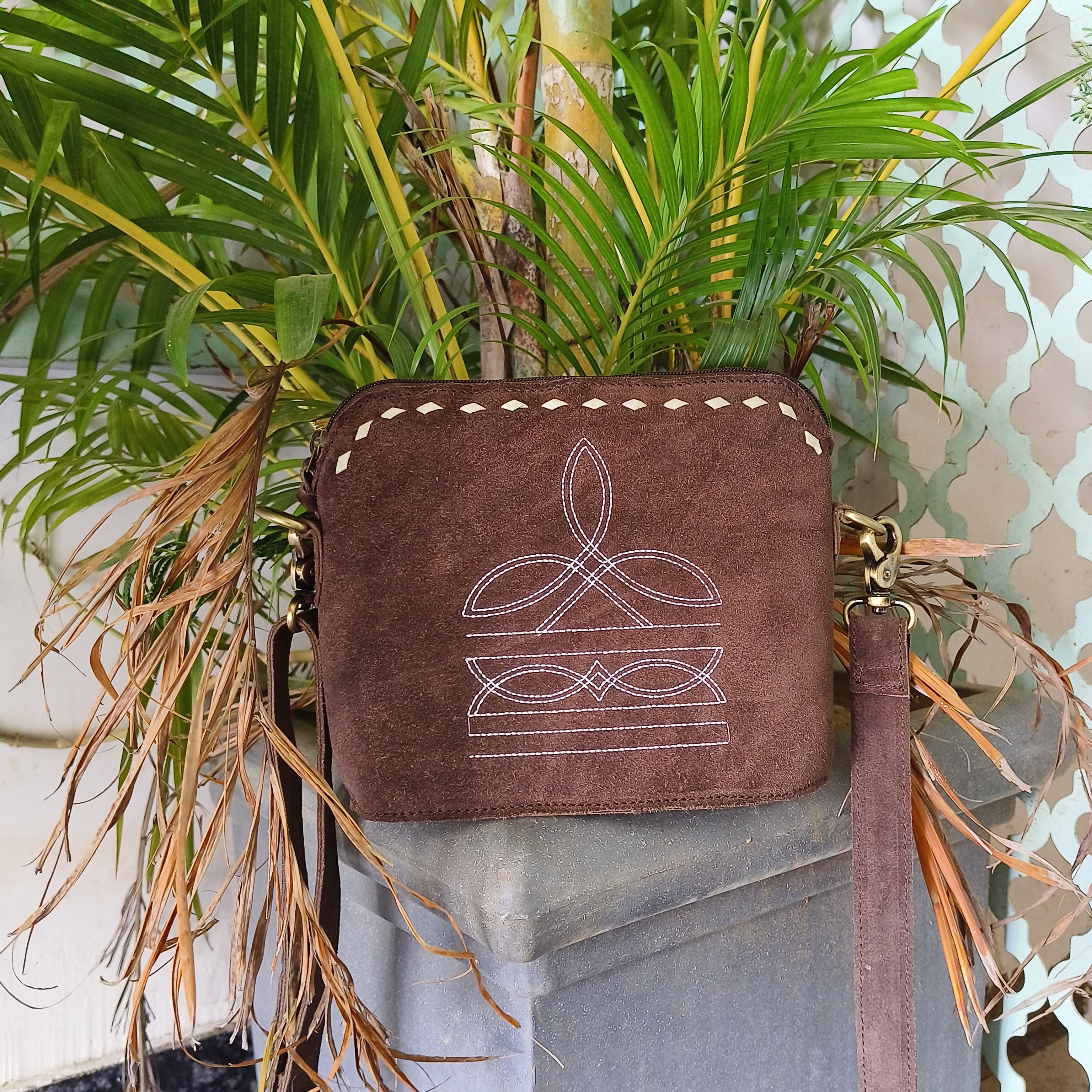 สีน้ำตาล