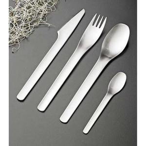 Elegante juego de cubiertos con acabado plateado, ideal para bodas, eventos corporativos, banquetes, hoteles y uso en servicios de catering. Cubertería de la India. - Product Image 3