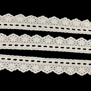 Tela de encaje festoneado de algodón 100% de primera calidad, ecológica, de secado rápido, transpirable y ligera, color blanco. - Product Image 1