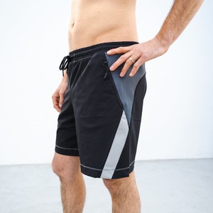 กางเกงกีฬาขาสั้นสีดำสำหรับผู้ชาย รุ่น Endurance Collection – กางเกงออกกำลังกาย ระบายอากาศ แห้งเร็ว เหมาะสำหรับการฝึกซ้อมและวิ่งสำหรับผู้ชาย - Product Image 4