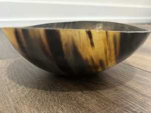 Tazón de Cuerno de Vaca Pulido a Mano - Diseño Clásico, Apto para Lavavajillas, para Servir Ensaladas y Decorar - Product Image 2
