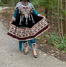 Robe Kuchi ethnique vintage, robe traditionnelle multicolores pour fêtes Kuchi afghanes/pakistanaises, avec services OEM de qualité économique. - Product Image 5