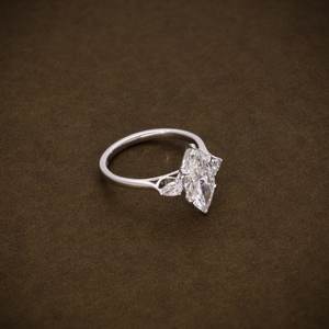 แหวนเพชรทรงมาร์คีส์มอยส์ซาไนต์สามเม็ดสำหรับผู้หญิง เงินแท้ 925 ของขวัญวันเกิด งานเลี้ยง เครื่องประดับสุดหรู ของขวัญแทนใจสำหรับคนรัก - Product Image 2