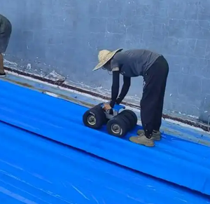 Rollo impermeable para techo de metal plateado 20cm x 20m 1,5mm de espesor Fácil de aplicar para casa contenedor - Product Image 2