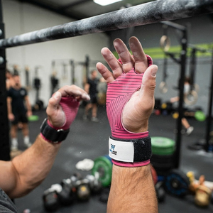 Wolson Industry - Agarraderas de Gimnasia Ligeras, Transpirables y Ajustables, con Cierre Seguro para las Muñecas, Ideales para Dominadas y Fitness - Product Image 5