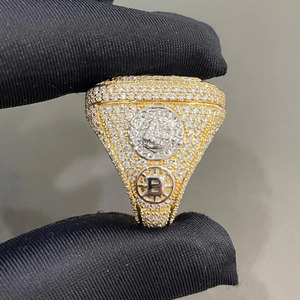 Haute qualité VVS Moissanite luxe meilleur rappeur populaire 925 argent Sterling laboratoire cultivé 14K or jaune Baguette bague pour hommes - Product Image 3