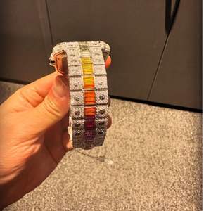 Montre tendance sertie de diamants de laboratoire incolores pour hommes, qualité supérieure, prix de gros - Product Image 2