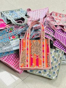 Sac fourre-tout mini matelassé pour femme, style été, personnalisable avec monogramme, imprimé en bloc, vente en gros - Product Image 6