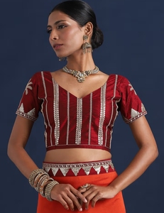 Sari de Diseño KV para Mujer, en Seda Vichitra Color Óxido, con Adornos y Blusa sin Coser - Product Image 6