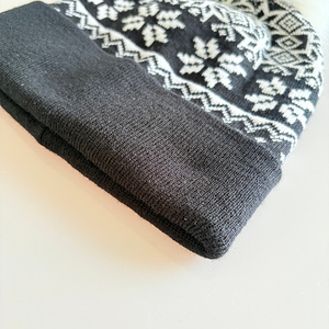 Bonnet d'hiver unisexe en tricot avec pompon, motif géométrique noir et blanc, décontracté pour l'extérieur, taille adulte 56-58 cm, bonnets personnalisables - Product Image 6