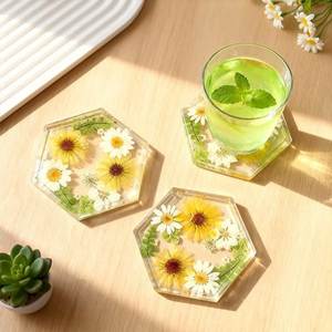 Sous-verres classiques faits à la main en résine de forme irrégulière avec calligraphie arabe et motifs floraux, style oriental, napperons de table - Product Image 4