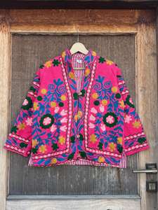 Veste bomber vintage du Rajasthan |   Broderie Suzani en coton bohème faite à la main |   Veste réversible écologique respirante pour femmes - Product Image 5