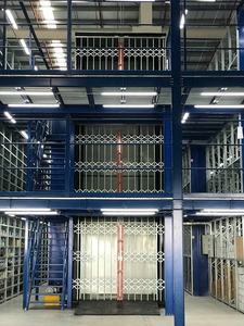 Pratique avec 500kg petit ascenseur hydraulique fret 3M hauteur ascenseur marchandises pour entrepôt garantie 1 an au Vietnam - Product Image 6