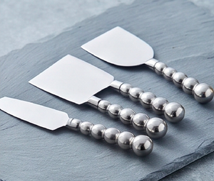 Ensemble de 4 couteaux à fromage élégants plaqués argent avec manche perlé, écologiques, pour la découpe du fromage, la table à manger et les mariages - Product Image 3