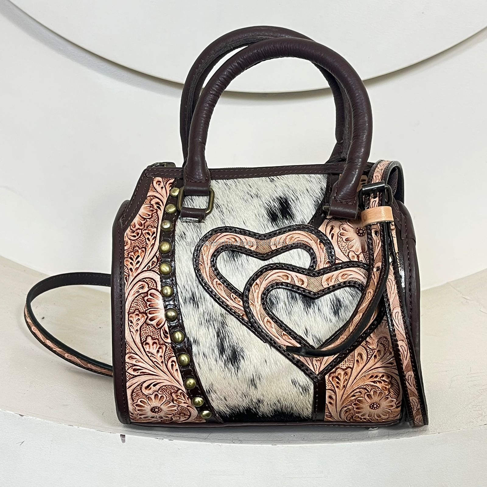 สีน้ำตาล