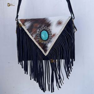 กระเป๋าสะพายข้างหนังวัวแท้ประดับพู่หนัง รุ่นใหม่ล่าสุด ปี 2026 สไตล์โบฮีเมียน ประดับด้วยหินสีฟ้าคราม กระเป๋าถือสุดเก๋ ขายดี กระเป๋าใบเล็ก - Product Image 1
