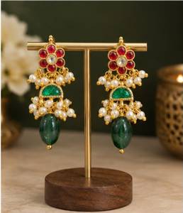 ต่างหูทรงกลมประดับเพชรทรงดอกไม้ชุบทองคำขาว 14K สำหรับผู้หญิง ยี่ห้อ Tishya พร้อมเพชรโมอิสซาไนต์เทียม เหมาะสำหรับงานแต่งงาน - Product Image 1