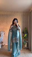 Ensemble Kurti Plazo Dupatta en Soie Fendy Élégant et Très Vendu avec Broderie de Fil et Dentelle sur Quatre Côtés, Prêt-à-Porter pour Tenue de Fête