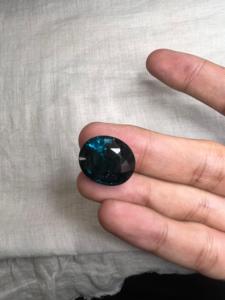 Tourmaline bleue néon naturelle, taille ovale, 24,90 carats, pierre précieuse brute, couleur Paraiba, rare, haute qualité, traitée thermiquement, Jai Narayan Gems - Product Image 4