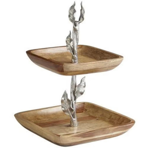 Support à gâteau à deux niveaux en bois de manguier avec motif pivoine festonné et base en métal argenté poli – Plateau de service à dessert haut de gamme à deux étages - Product Image 6