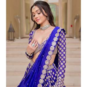 La mayoría de las mujeres de tendencia de lana y mezclas Lehenga Choli hermoso con trabajo de espejo de aluminio - Product Image 1