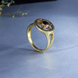 Anillo Geométrico con Piedra de Ónix Negro en Estilo Europeo, Chapado en Oro sobre Latón - Product Image 3