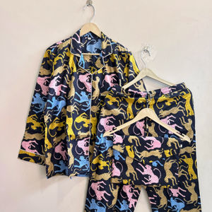 ชุดนอนผ้าฝ้ายเนื้อนุ่มสำหรับผู้หญิงอินเดีย ชุดเสื้อพร้อมกระเป๋าใส่ของ ชุดนอนผู้หญิงสำหรับฤดูร้อน ชุดผ้าคอร์ด - Product Image 1