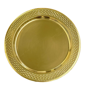 Assiette de présentation florale artistique en cuivre avec un motif festonné profond et un aspect antique poli. Produit disponible à prix de gros - Product Image 4