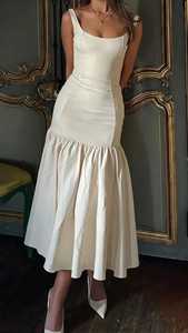 Robe midi sculptée à col dégagé et taille basse en popeline de coton, coupe sirène évasée, style corset à empiècements d'inspiration architecturale - Product Image 5