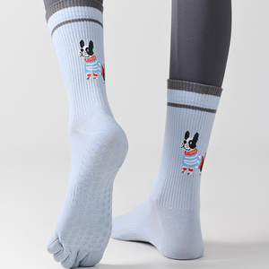Calcetines personalizados de 5 dedos con agarre, diseño de perro, antideslizantes, para Pilates, Yoga, Barre, fabricante de calcetines para estudio. - Product Image 4