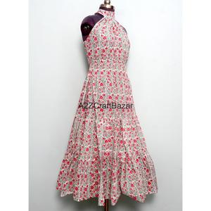 Nouvelle robe maxi bohème d'été décontractée à imprimé floral 100% coton, dos nu et col halter, de luxe - Product Image 4