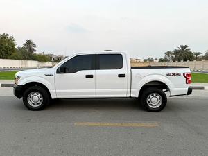Occasion 2019 Ford F-Series Spécifications GCC 135 000 km 399 ch 6 places 8 cylindres 4000+ cm³ Conduite à gauche Type de carburant essence Transmission automatique - Product Image 3