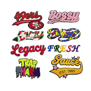 Écussons brodés personnalisés en textile à haute densité de points, badges textiles personnalisés, étiquettes de vêtements à coudre sur mesure, production d'écussons avec logo - Product Image 1