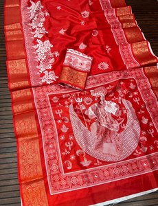 Collection Grand Pooja : Sarees Festifs Éclatants pour Occasions Divines – Tissages Célébrations Shakti - Product Image 2