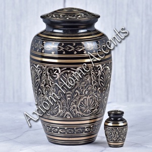 Urna de latón decorativa para cenizas humanas con artesanía tradicional segura y duradera por Axiom Home Accents - Product Image 6