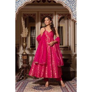 Vestido de Diseñador Hecho a Mano con Estampado Floral, Silueta en A y Cintura Impero para Fiestas, con Pantalón y Dupatta - Product Image 5