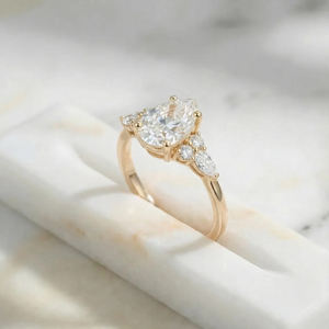 Exquisito Anillo de Compromiso de Moissanita con Halo Oculto, Anillo Nupcial de Plata Esterlina 925, Joyería Solitaria con Corte de Pera para Promesa o Aniversario - Product Image 4