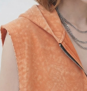 Débardeur tricoté à capuche zippé pour femme, léger, sans manches, respirant, écologique, pour entraînement sportif, fitness et gym (OEM) - Product Image 5