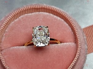 Anillo de compromiso de moissanita con corte cojín, anillo de compromiso con halo oculto, solitario de corte cojín, anillo de oro macizo con corte cojín, anillo de propuesta. - Product Image 6