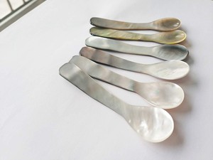 Elegante cuchara artesanal de nácar para cenar y ocasiones especiales que mejora el atractivo estético - Product Image 5