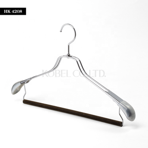 Cintre en métal sophistiqué japonais pour vêtements de seconde main HK4204 _ 0086 Cintre en acier fabriqué au Japon - Product Image 2