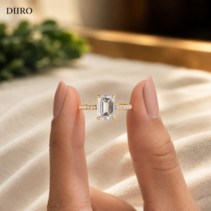 Bague de fiançailles en or jaune plaqué 14 carats, classique, avec moissanite, pour femme, coupe émeraude, solitaire de mariage - Product Image 1