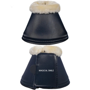 Botas de neopreno para caballos Comfort Softopren diseñadas para brindar protección y comodidad superiores para su caballo durante las paseos. - Product Image 1